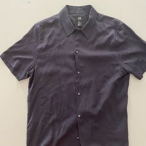 H&M short sleeve black shirt . Regular fit. Medium size